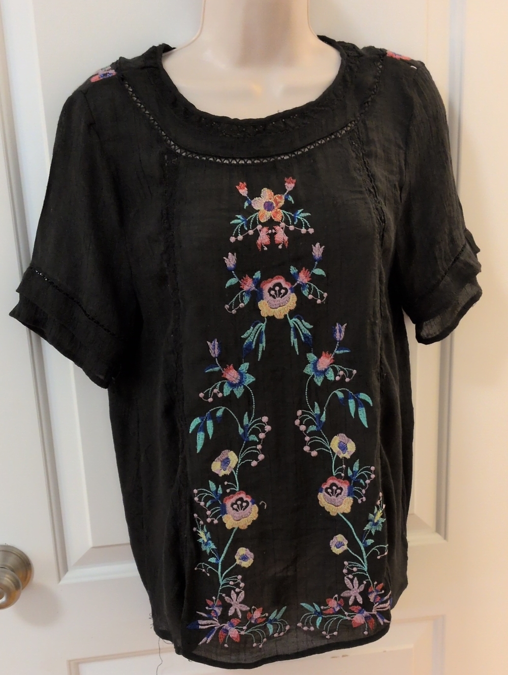umgee Floral Embroidered Blouse